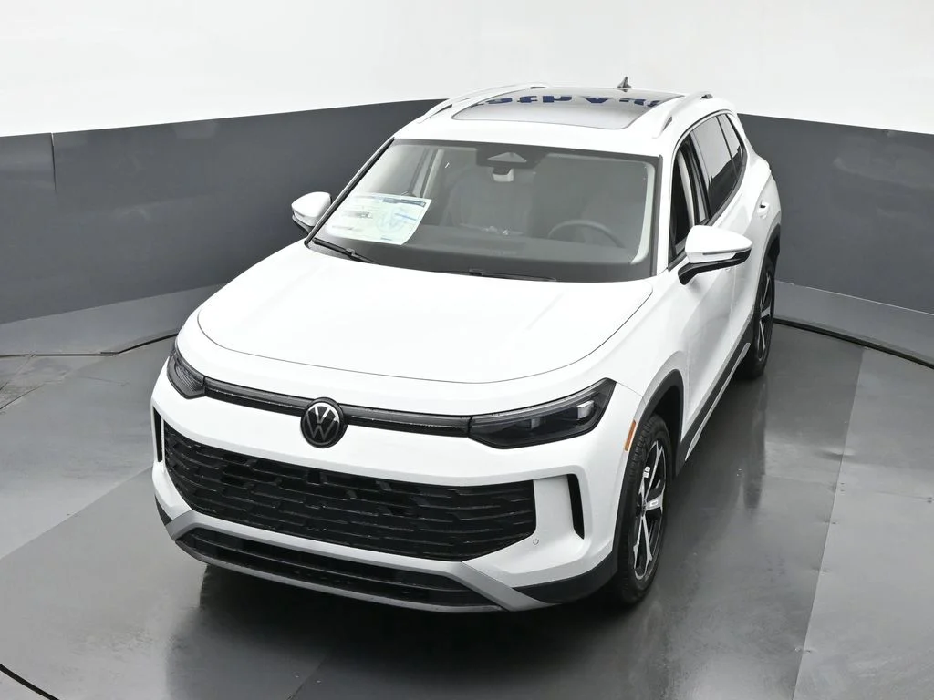 New 2026 White/off-white Volkswagen 2.0T SE image 28