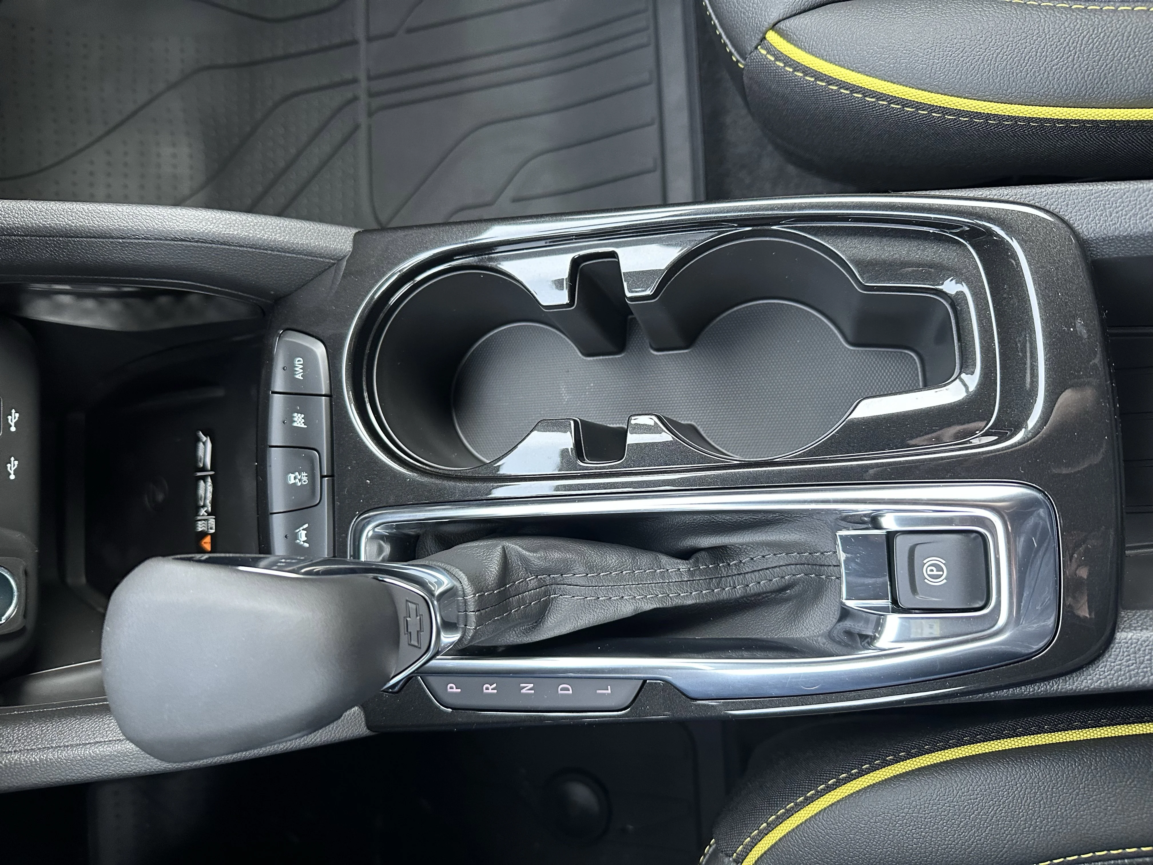 New 2026 Mosaic Black Metallic Chevrolet ACTIV image 16