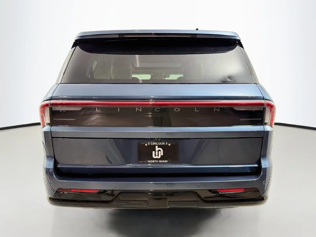 New 2027 Blue Lincoln Reserve image 6