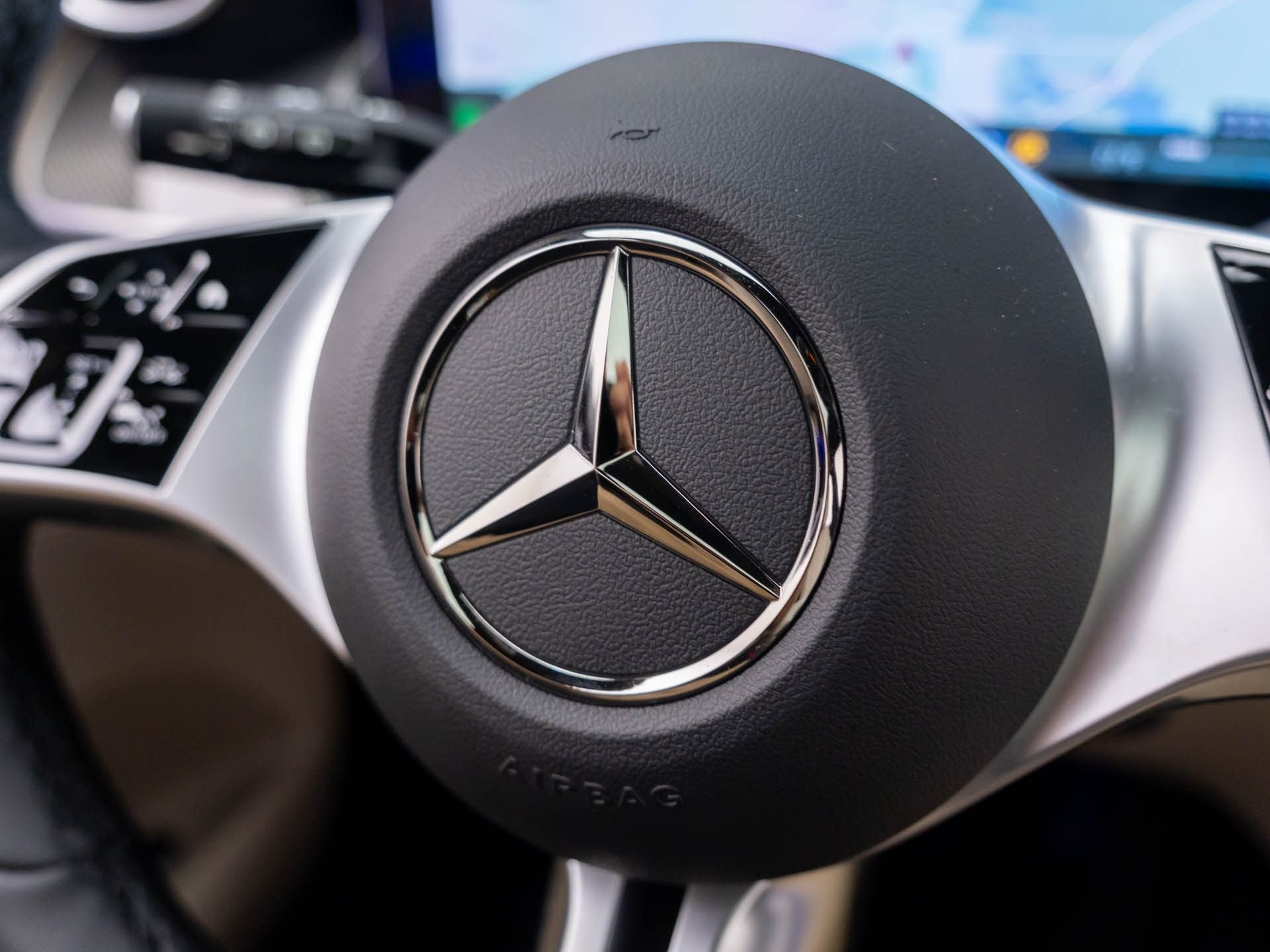 New 2027 Polar White Mercedes-Benz GLC 300 image 25