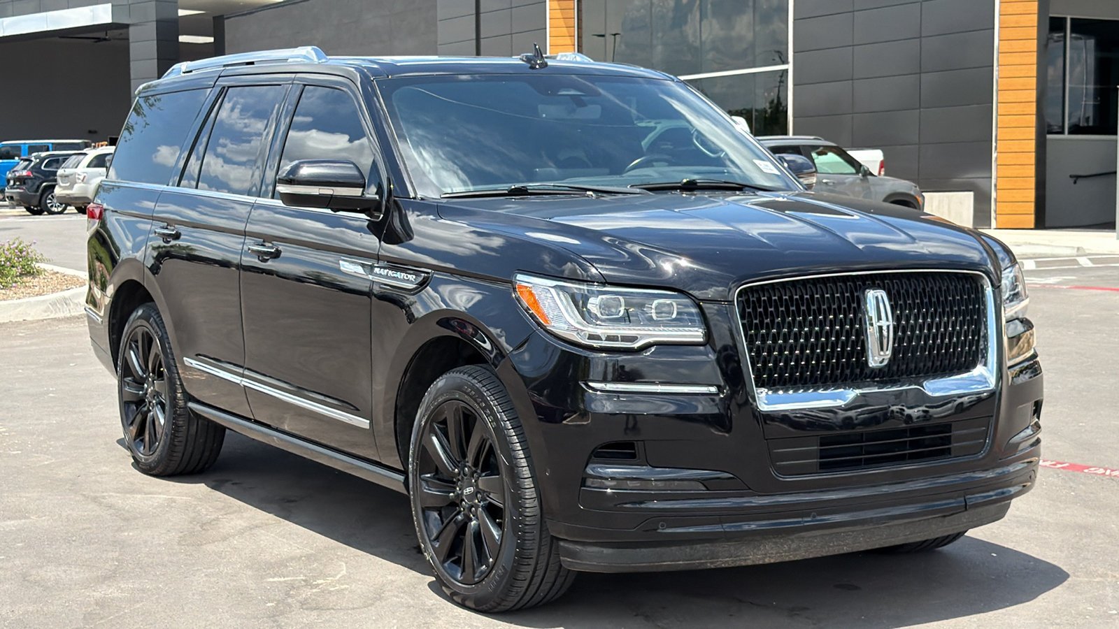 Used 2022 Black Metallic Lincoln Reserve image 3