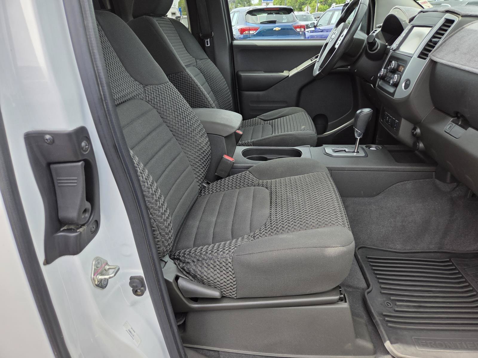 Used 2020 Glacier White Nissan SV image 20