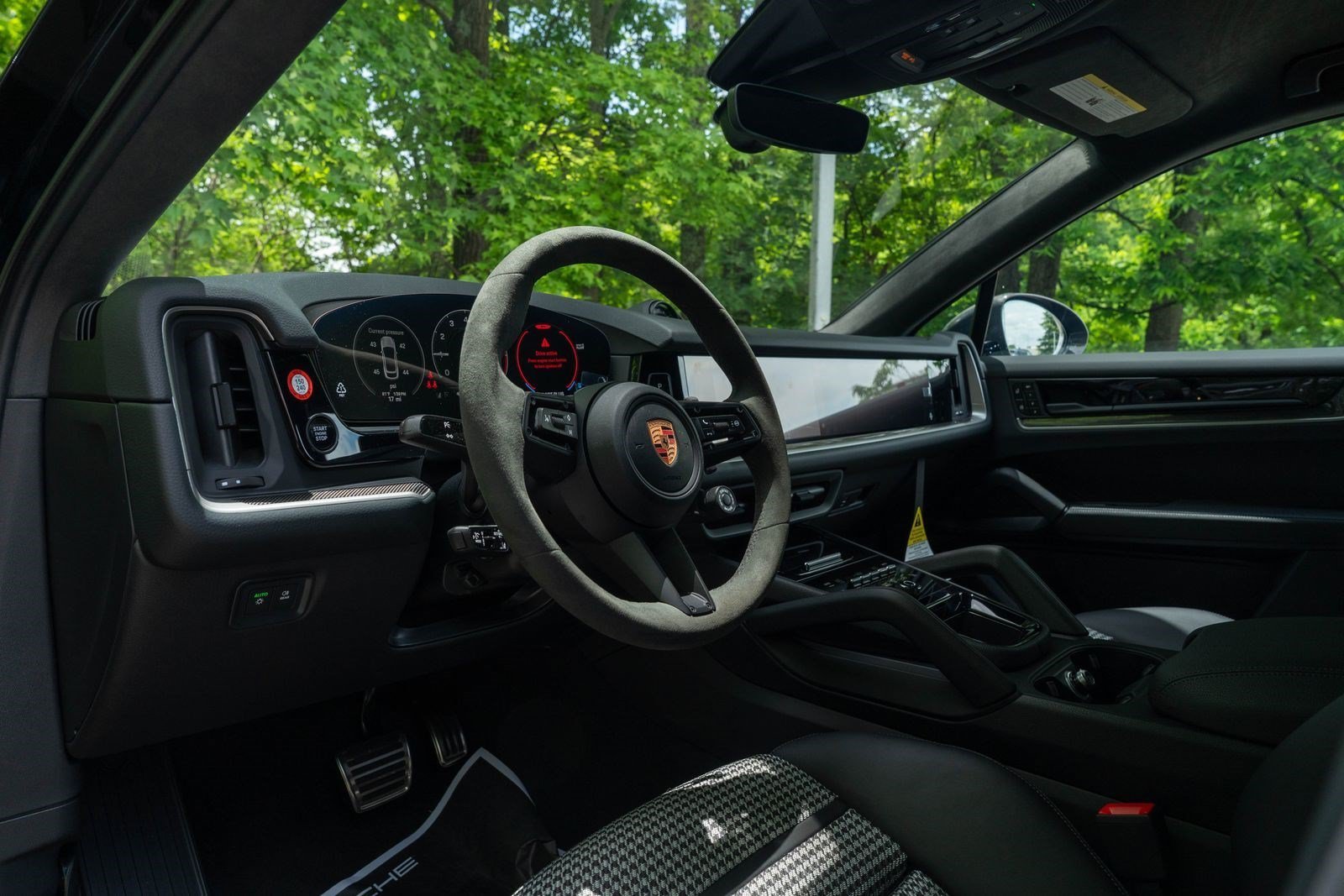 New 2026 Chromite Black Metallic Porsche E-Hybrid Coupe image 5