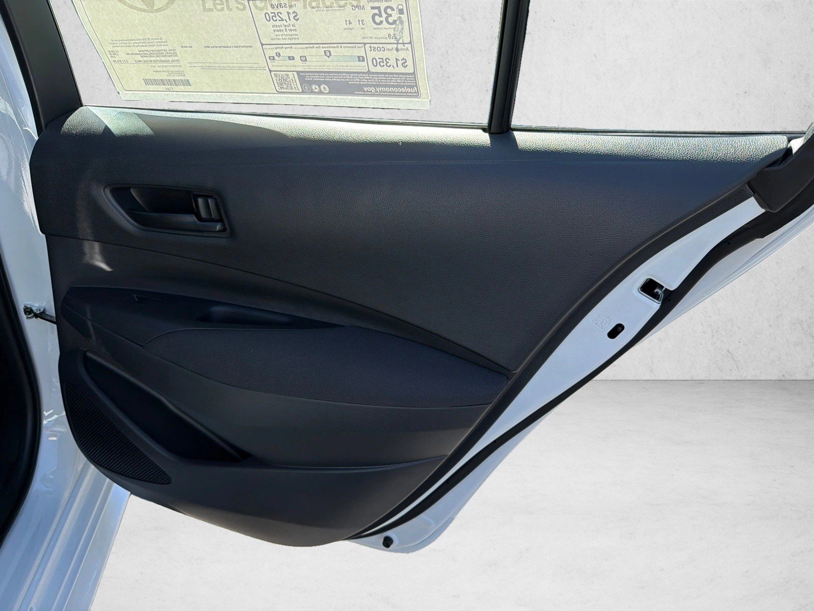 New 2027 Ice Cap Toyota LE image 16
