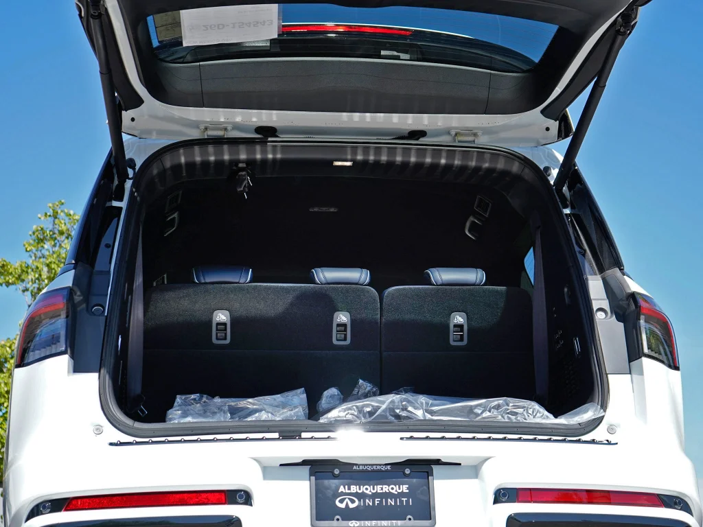 New 2026 RADIANT WHITE INFINITI Sport 4WD image 9