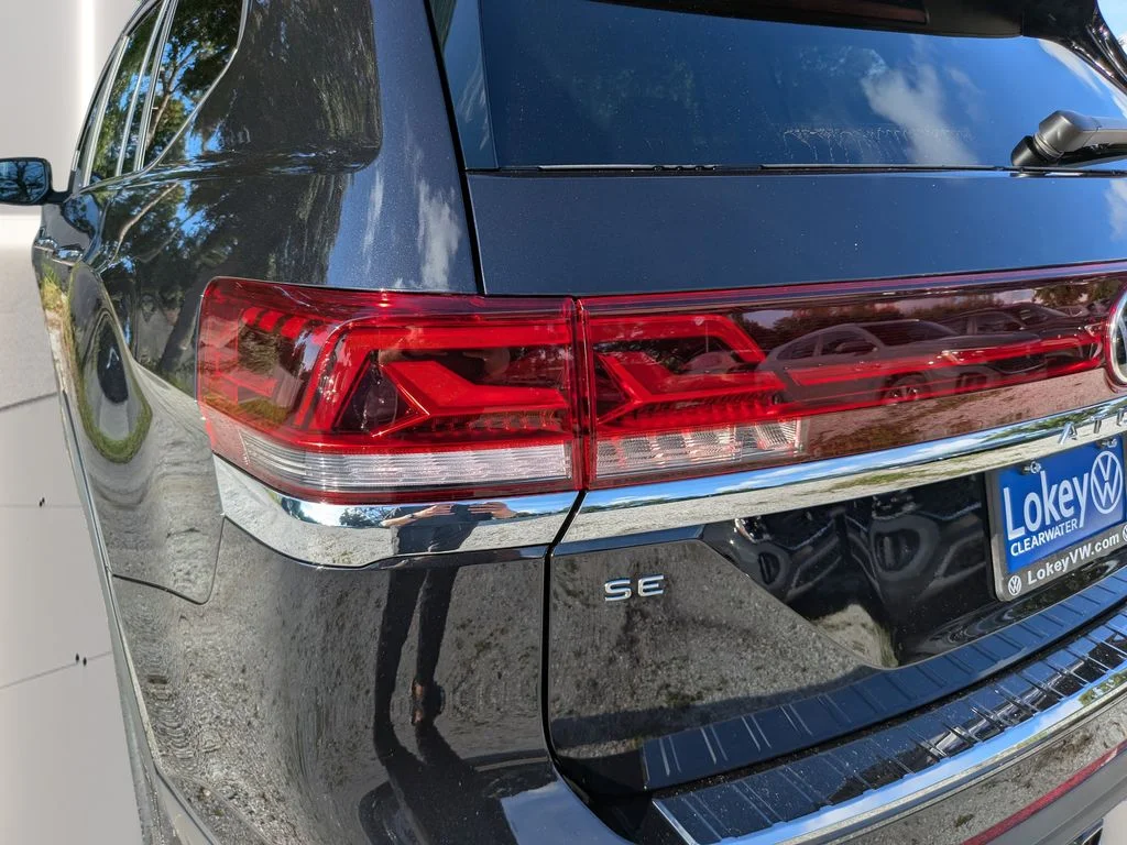 New 2026 Black Volkswagen 2.0T SE w/Technology image 8