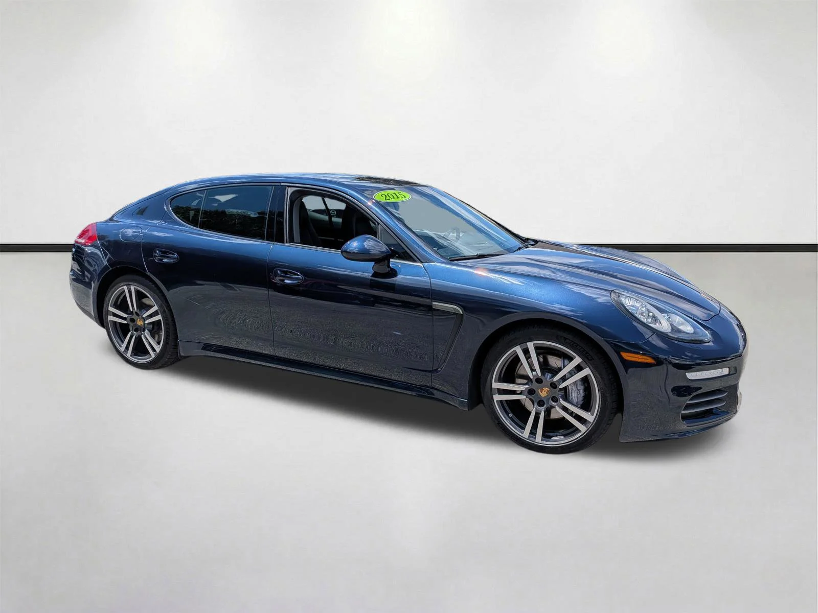 2015 Porsche Panamera 4's photo
