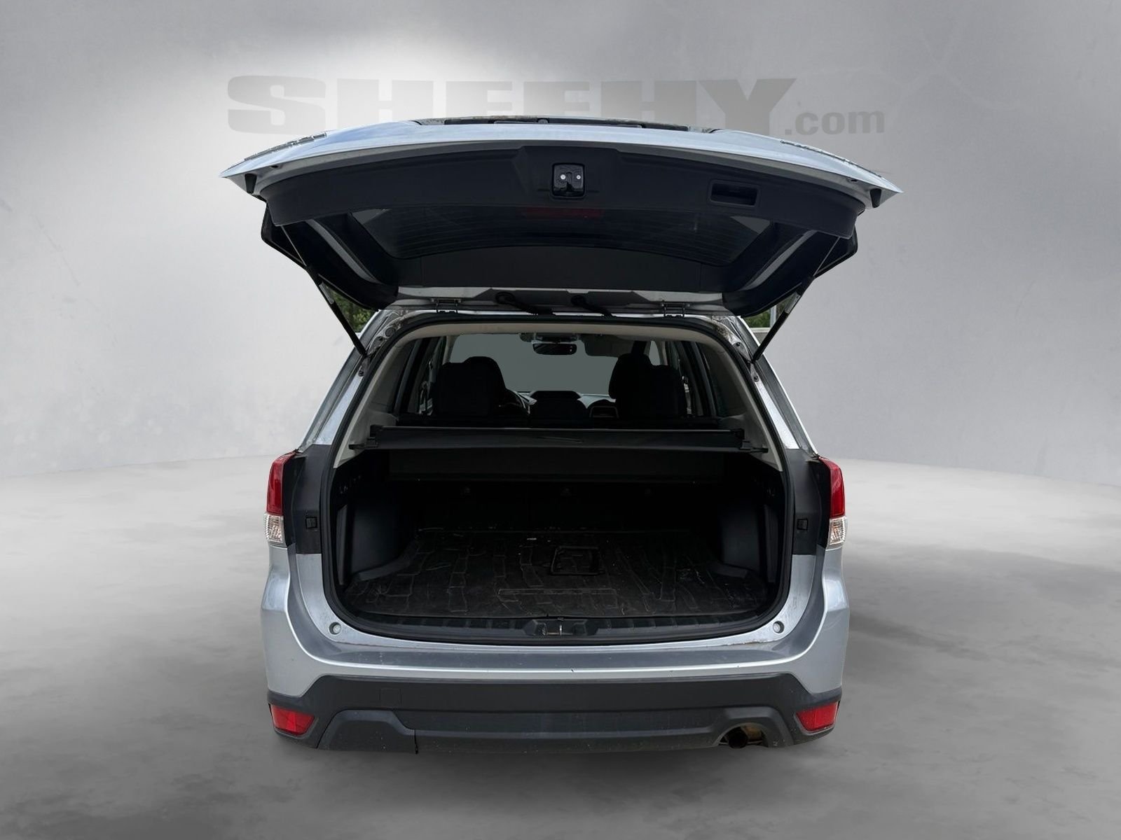 Used 2019 Silver Subaru Premium image 23
