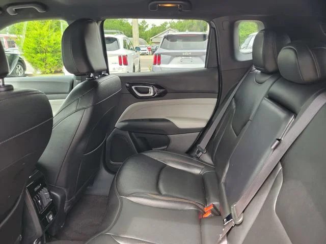 Used 2024 Gray Jeep Limited image 29