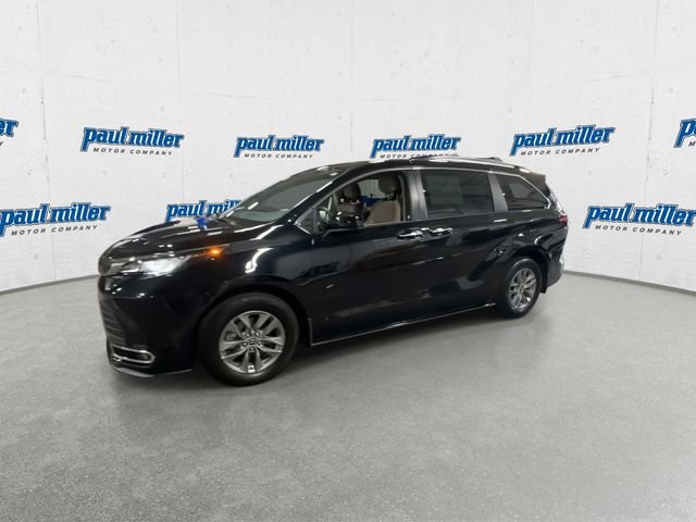 Certified Used 2022 Midnight Black Metallic Toyota XLE image 5