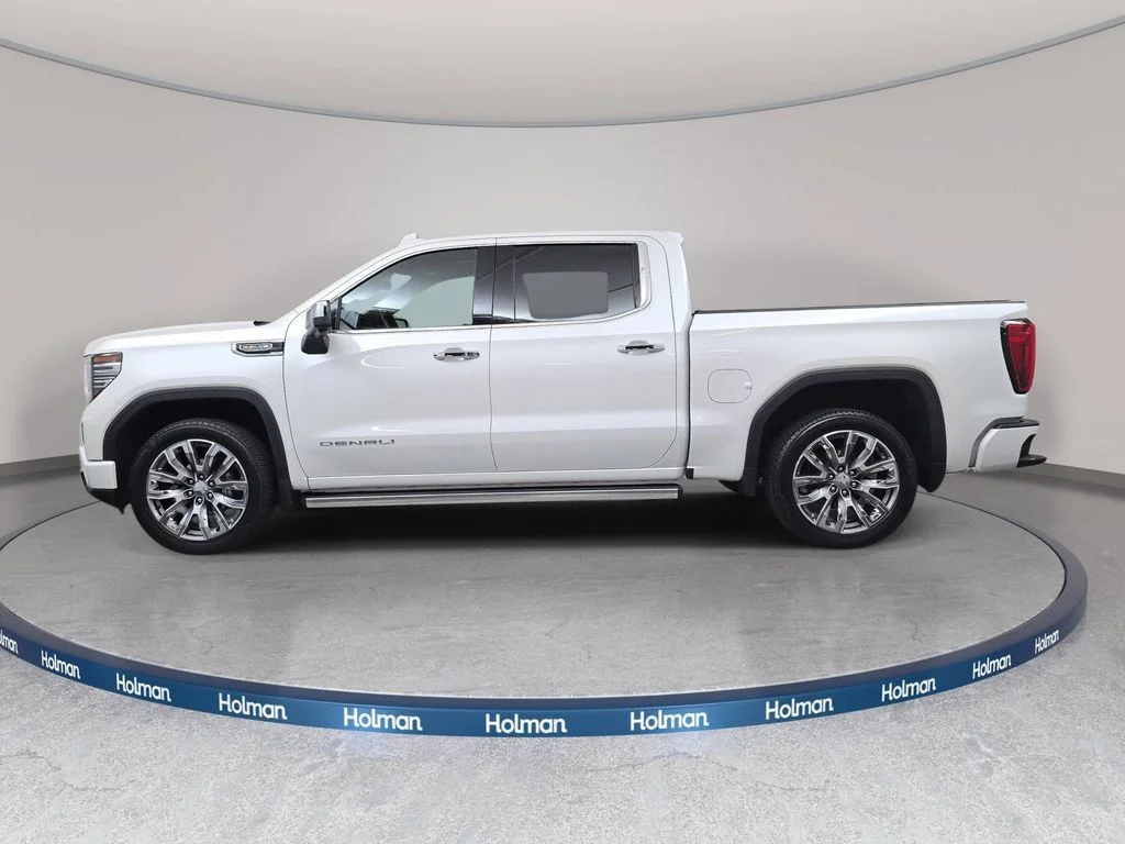 Used 2024 White GMC Denali image 9