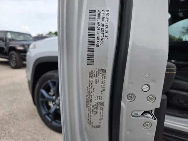 New 2026 Silver Zynith Clear-Coat Exterior Paint Jeep  image 19