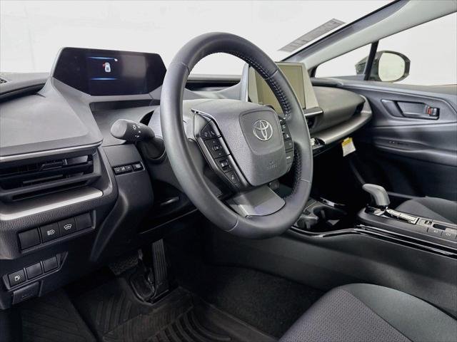 Certified Used 2025 WIND CHILL PEARL Toyota  image 4