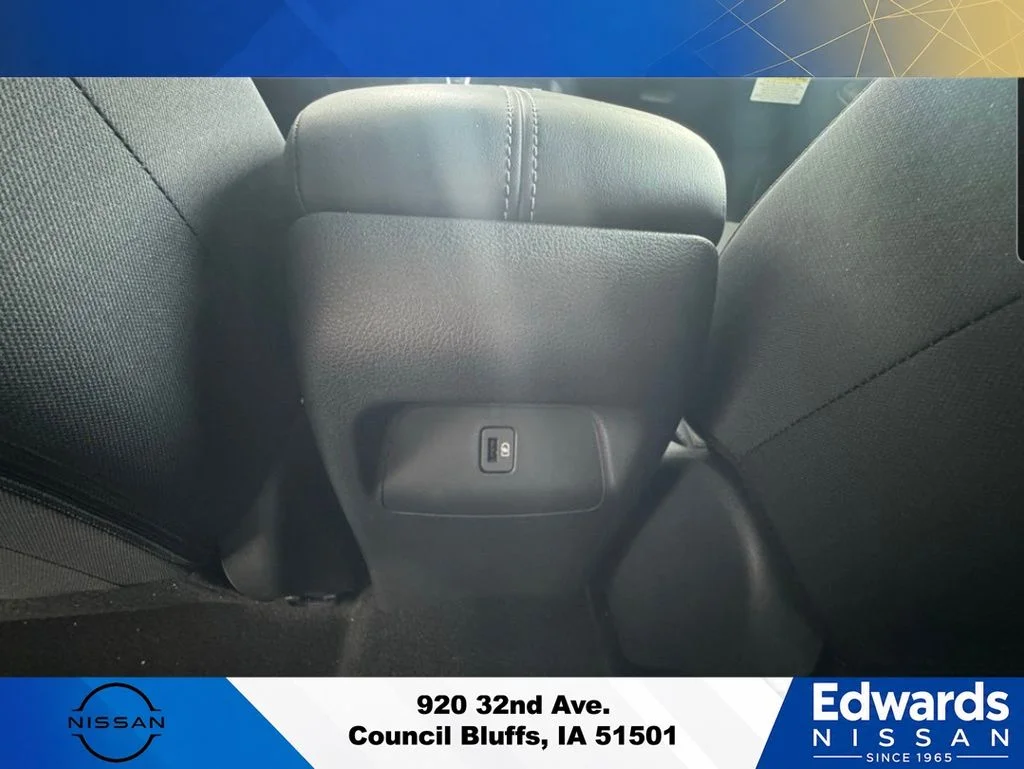 2025 Nissan Sentra SV - Photo 17