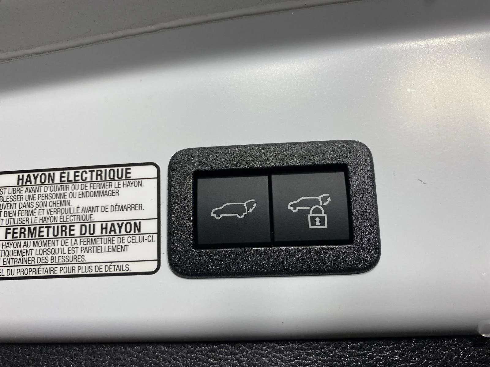 Used 2024 Wind Chill Pearl Toyota XLE image 27