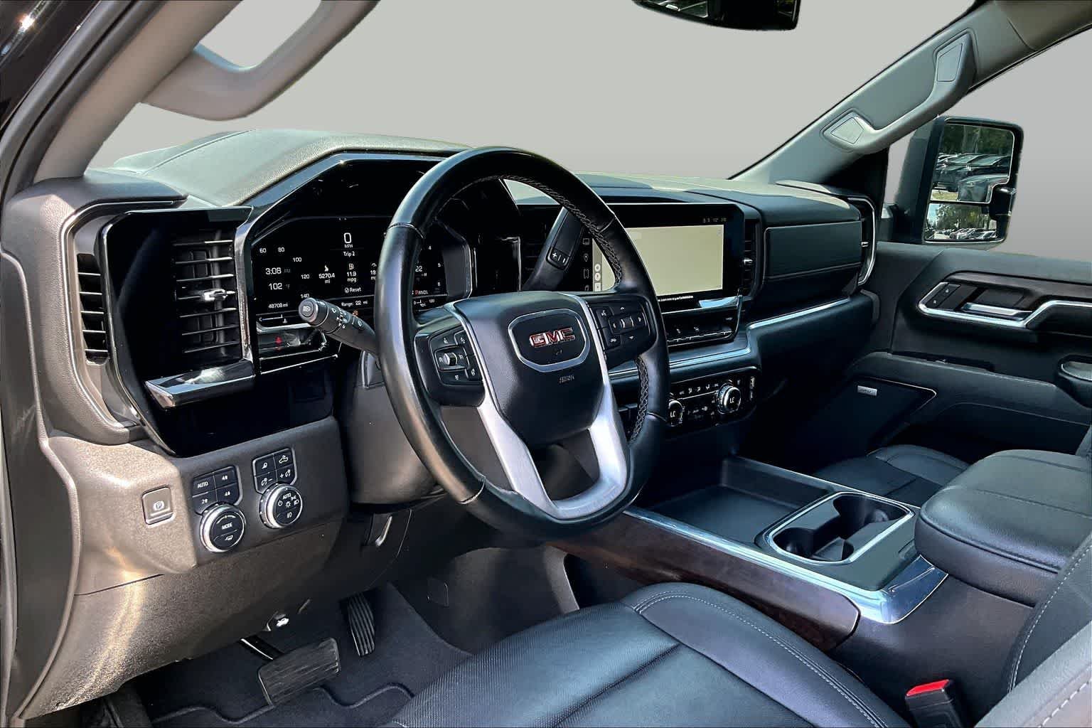 Used 2024 Onyx Black GMC SLT image 18