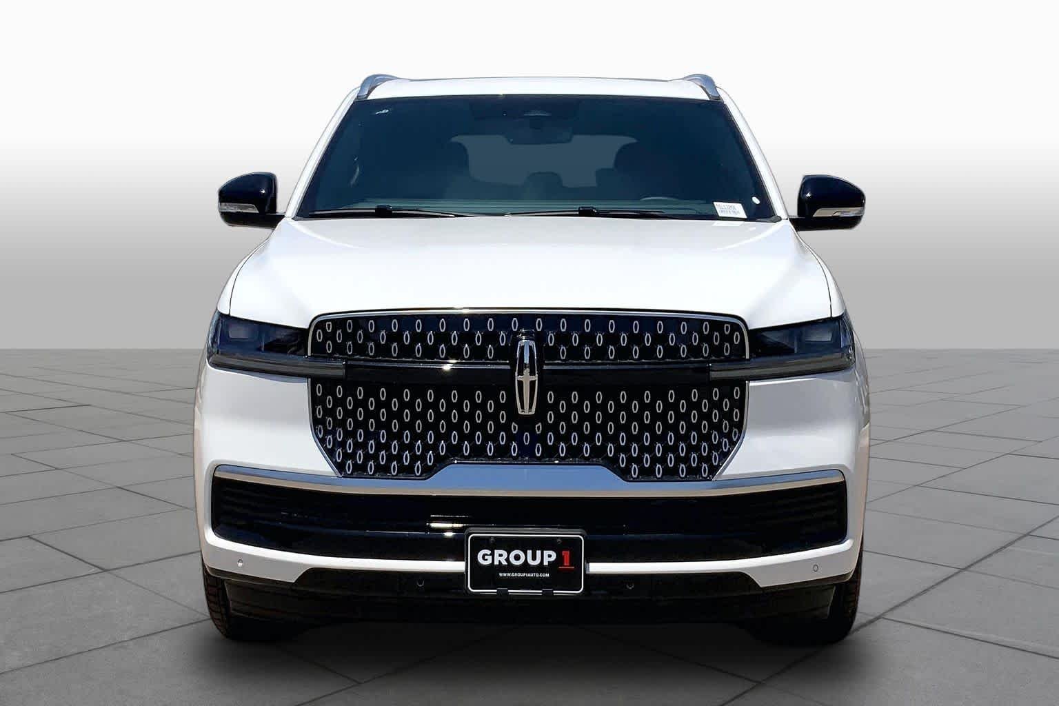 New 2026 Pristine White Metallic Tri-Coat Lincoln Reserve image 3