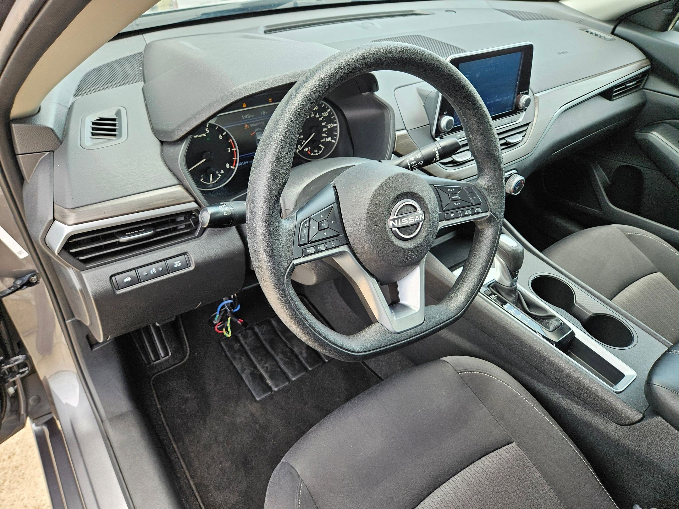 Certified Used 2025 Gun Metallic Nissan 2.5 SV image 13