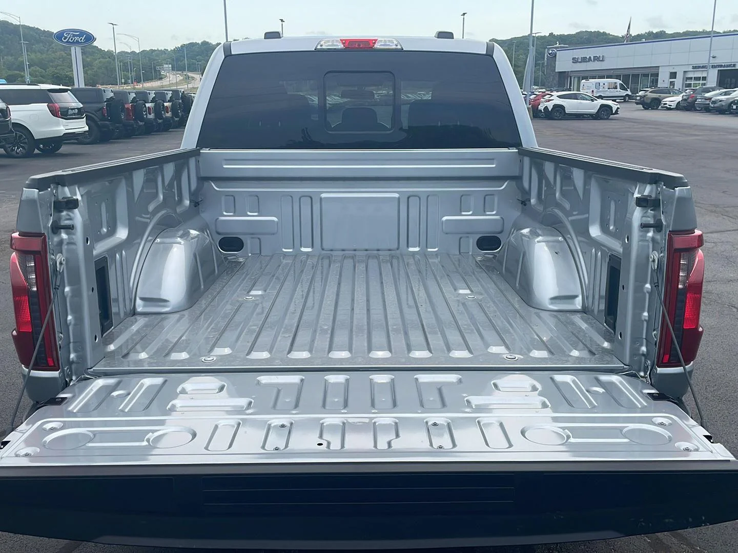 New 2026 Iconic Silver Metallic Ford XLT image 31