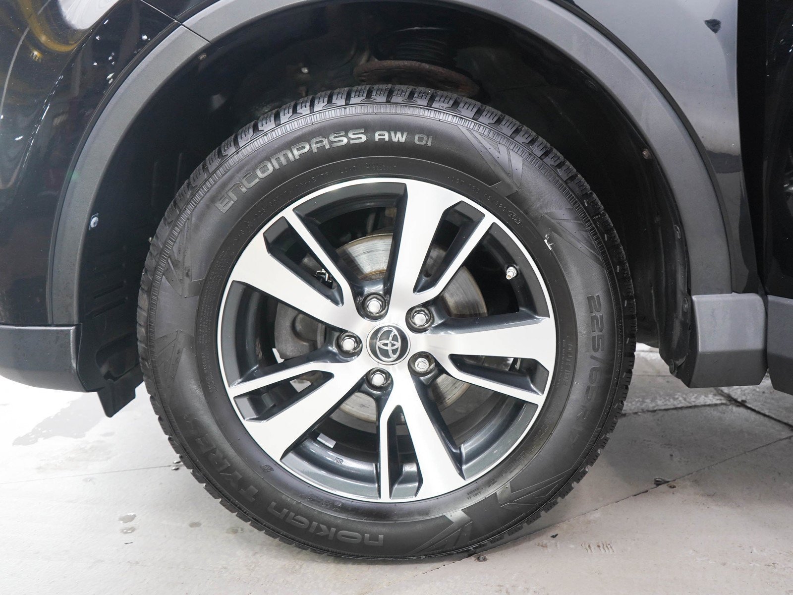 Used 2016 Black Toyota AWD 4dr XLE image 29
