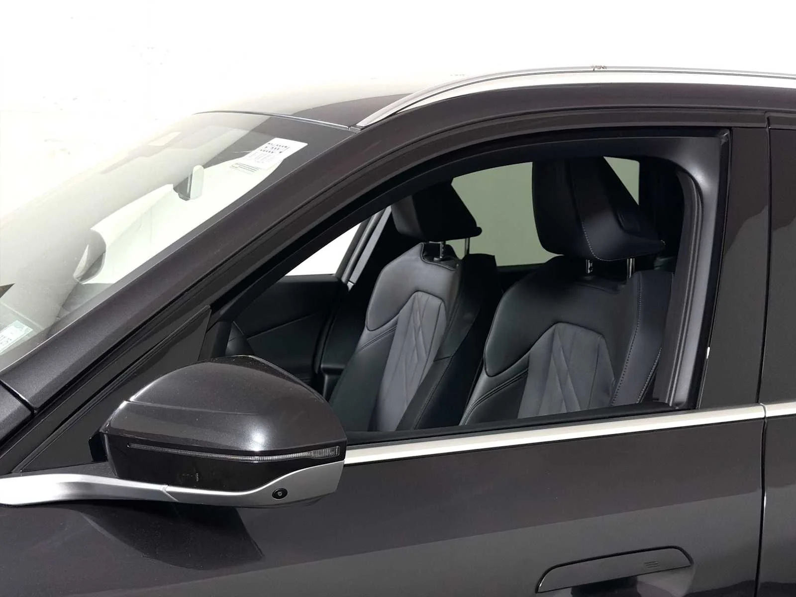 Used 2026 Dark Graphite Metallic BMW 30 xDrive image 28