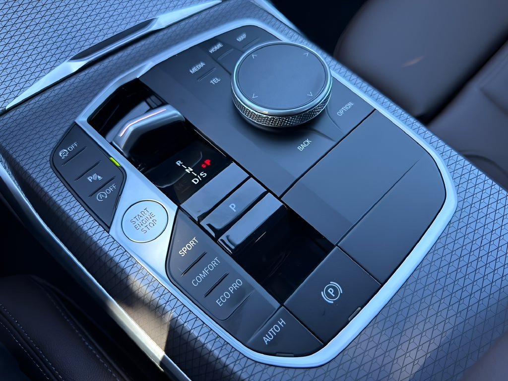 New 2026 Dravit Grey Metallic BMW 330i image 19