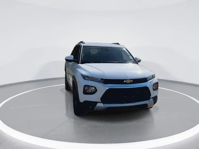 Used 2023 White Chevrolet LT image 3