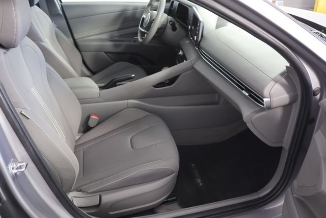 Used 2026 Silver Hyundai SEL Sport image 22