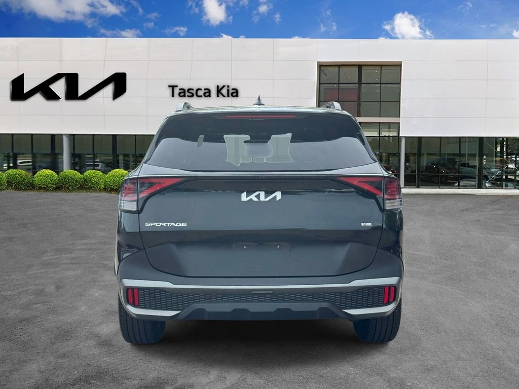 Used 2023 Black Kia X-Line image 5
