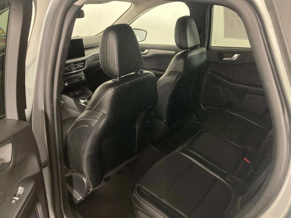 Used 2024 Silver Ford Platinum image 15