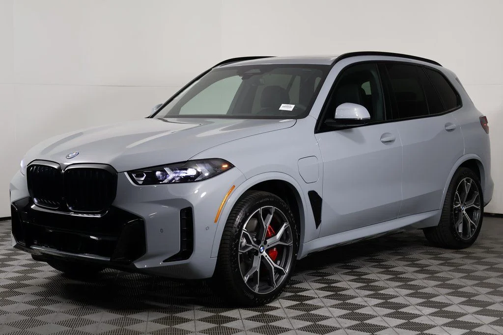 2026 BMW X5 xDrive50e's photo