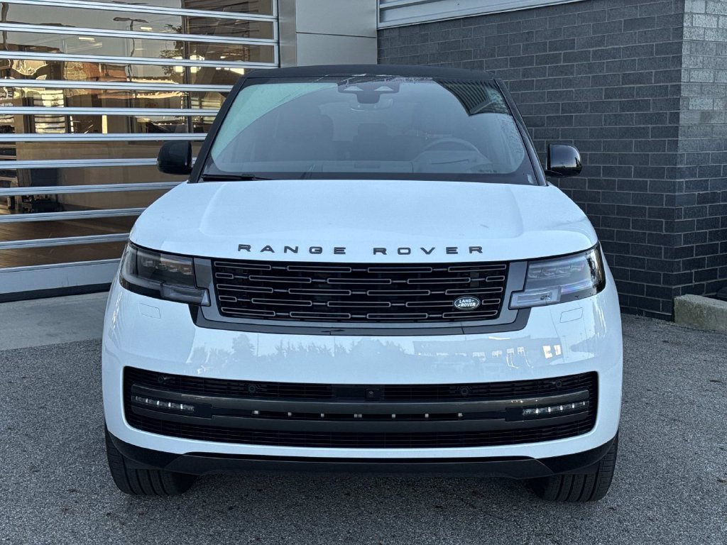 New 2027 Fuji White LAND ROVER  image 2