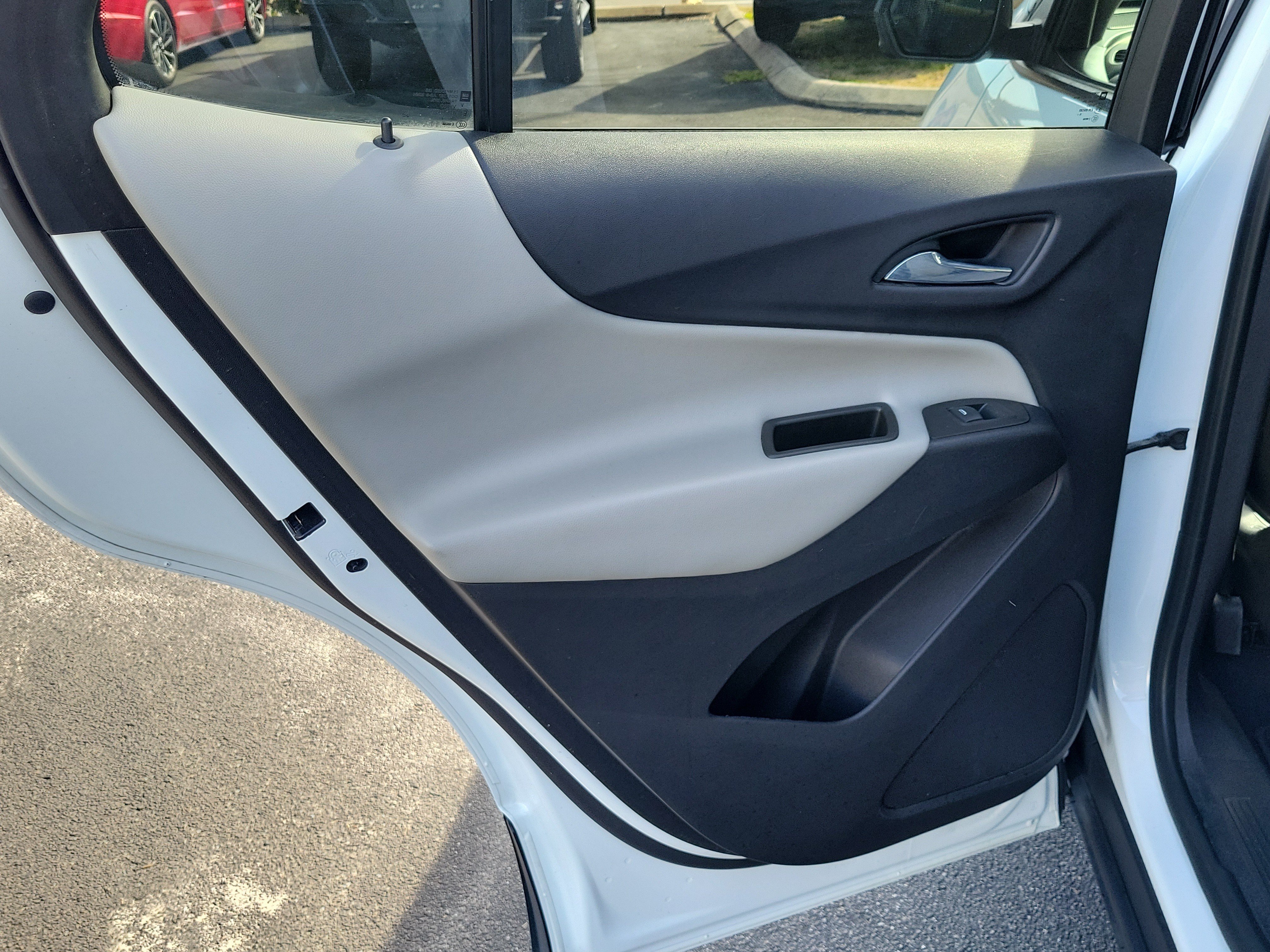 Used 2021 Summit White Chevrolet LS image 12