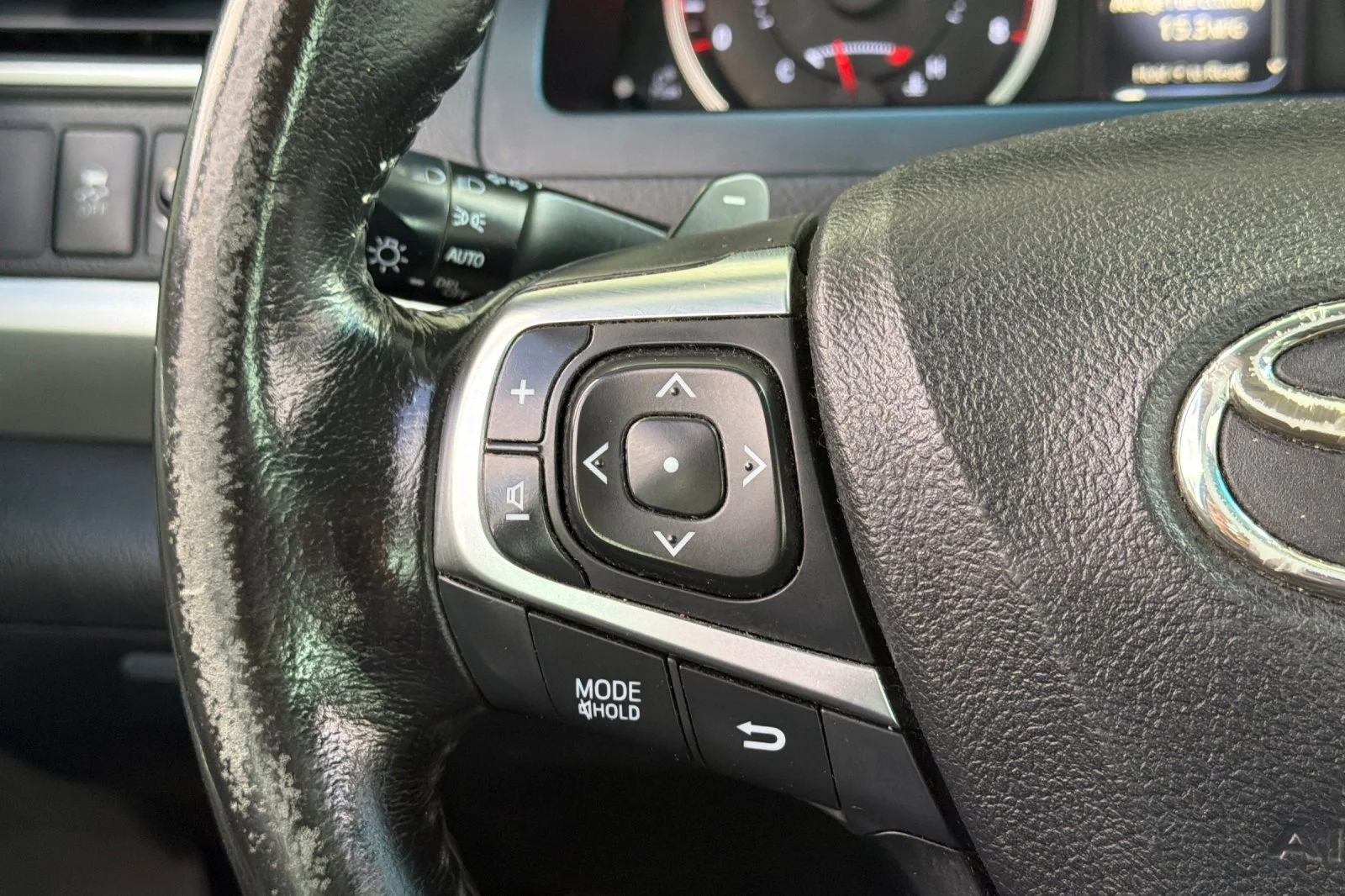 Used 2016 Gray Toyota SE image 28