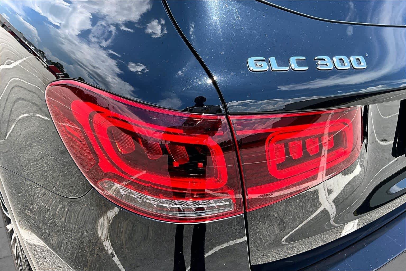 Used 2021 Black Mercedes-Benz GLC 300 image 29