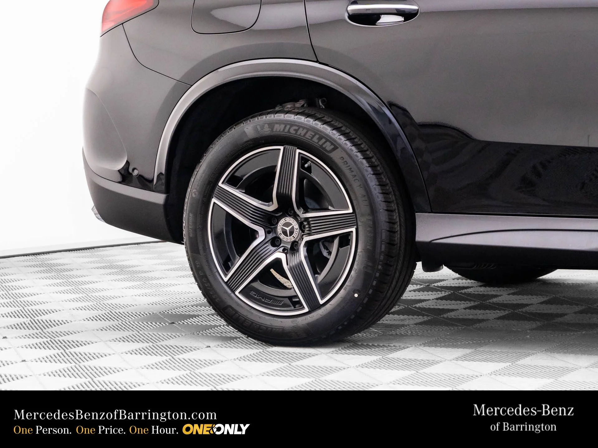 New 2026 Black Mercedes-Benz GLC 300 image 40