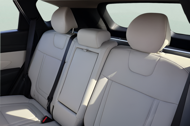 Used 2025 Gray Hyundai SEL Convenience image 20