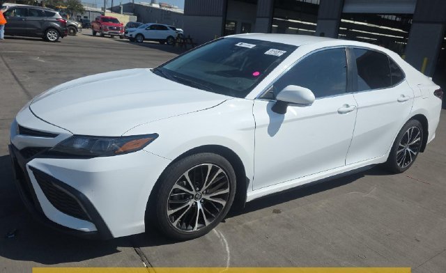 Used 2024 Ice Cap Toyota SE image 1