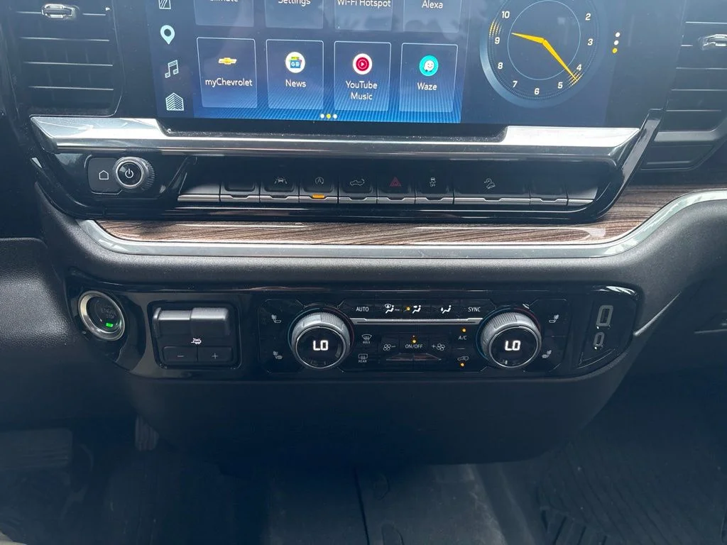 Used 2025 Black Chevrolet RST image 17