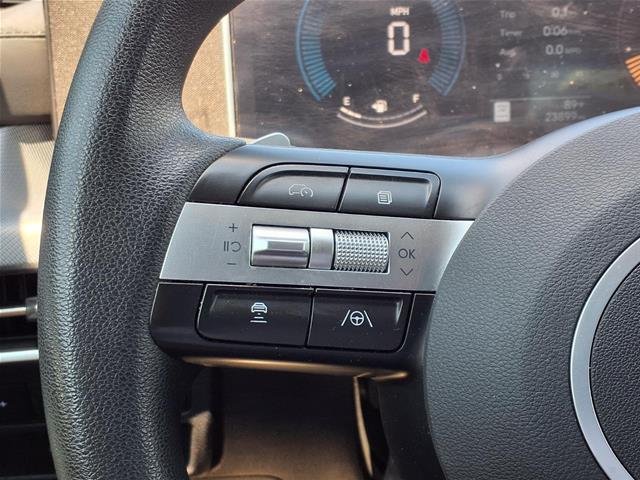 Used 2024  Hyundai  image 25