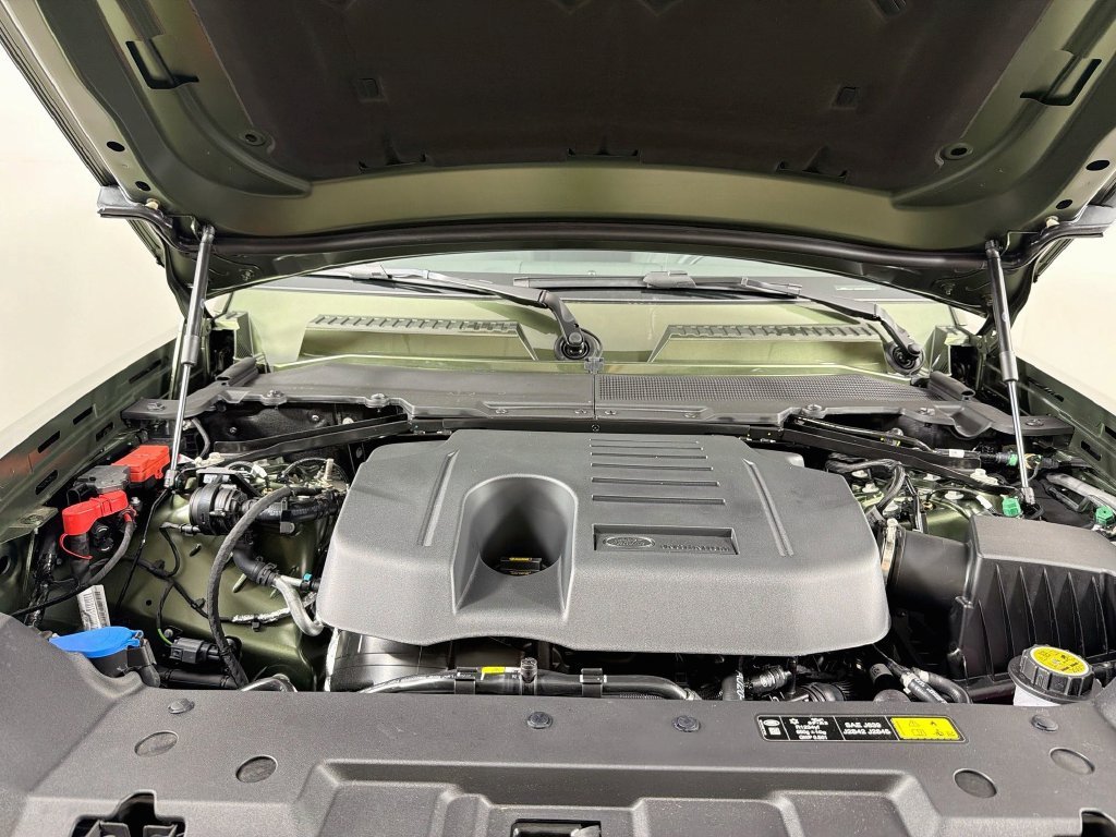 New 2026 Woolstone Green Land Rover X-Dynamic SE image 32