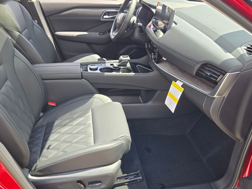 New 2026 Scarlet Ember Tintcoat Nissan Platinum image 4