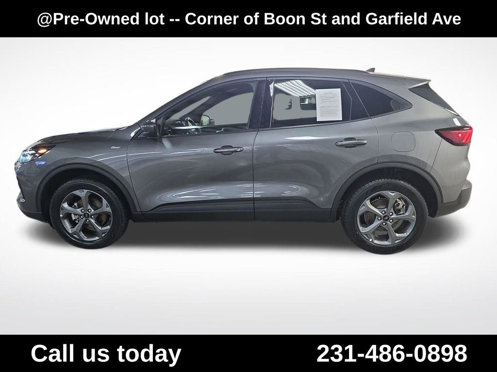 Used 2025 Gray Ford ST-Line Select image 3