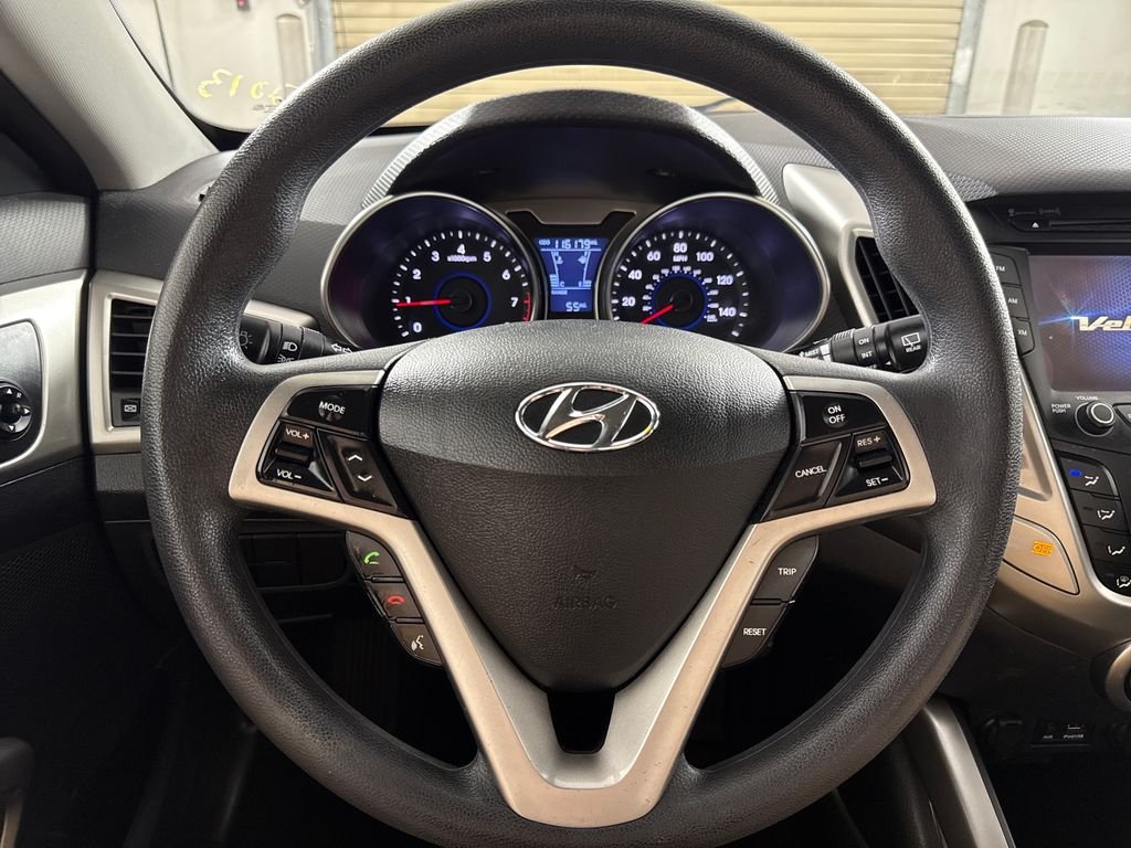 2013 Hyundai Veloster Base - Photo 13