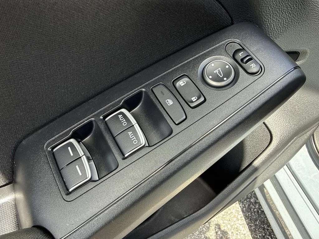 Used 2022  Honda Sport image 22