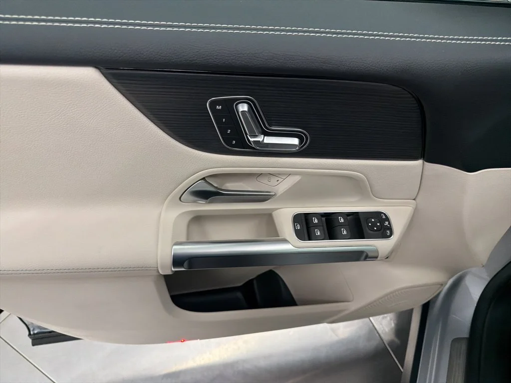 Used 2026 Silver Mercedes-Benz GLB 250 image 16