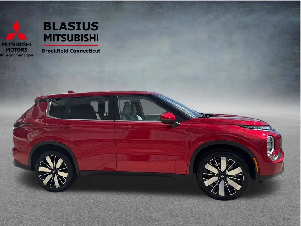 New 2026 Red Mitsubishi SE image 26
