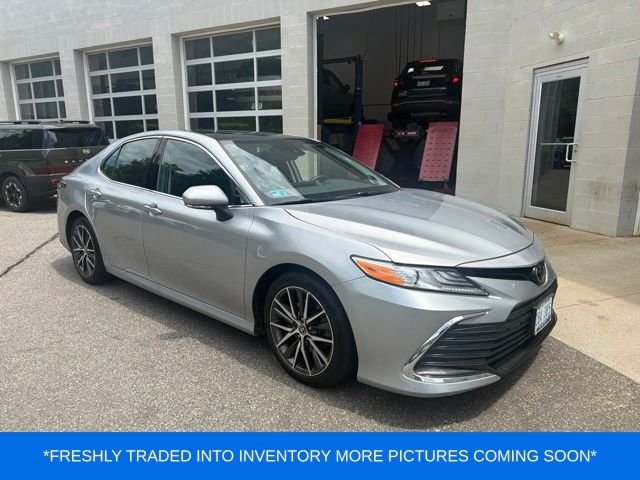 Used 2022 Silver Toyota XLE image 1