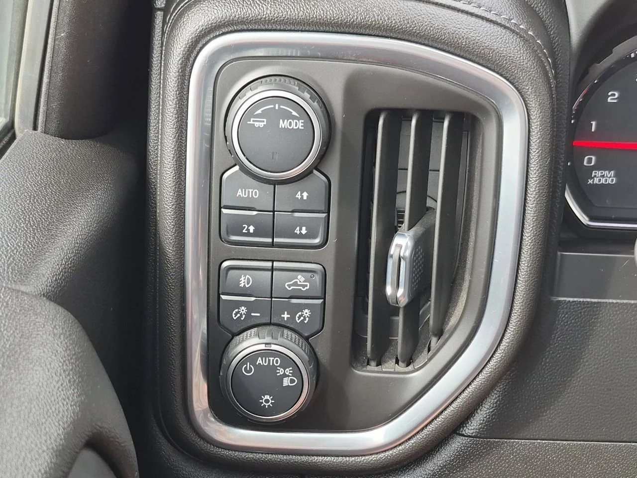 Used 2021 SHADOW GRAY METALLIC Chevrolet LT Trail Boss image 17