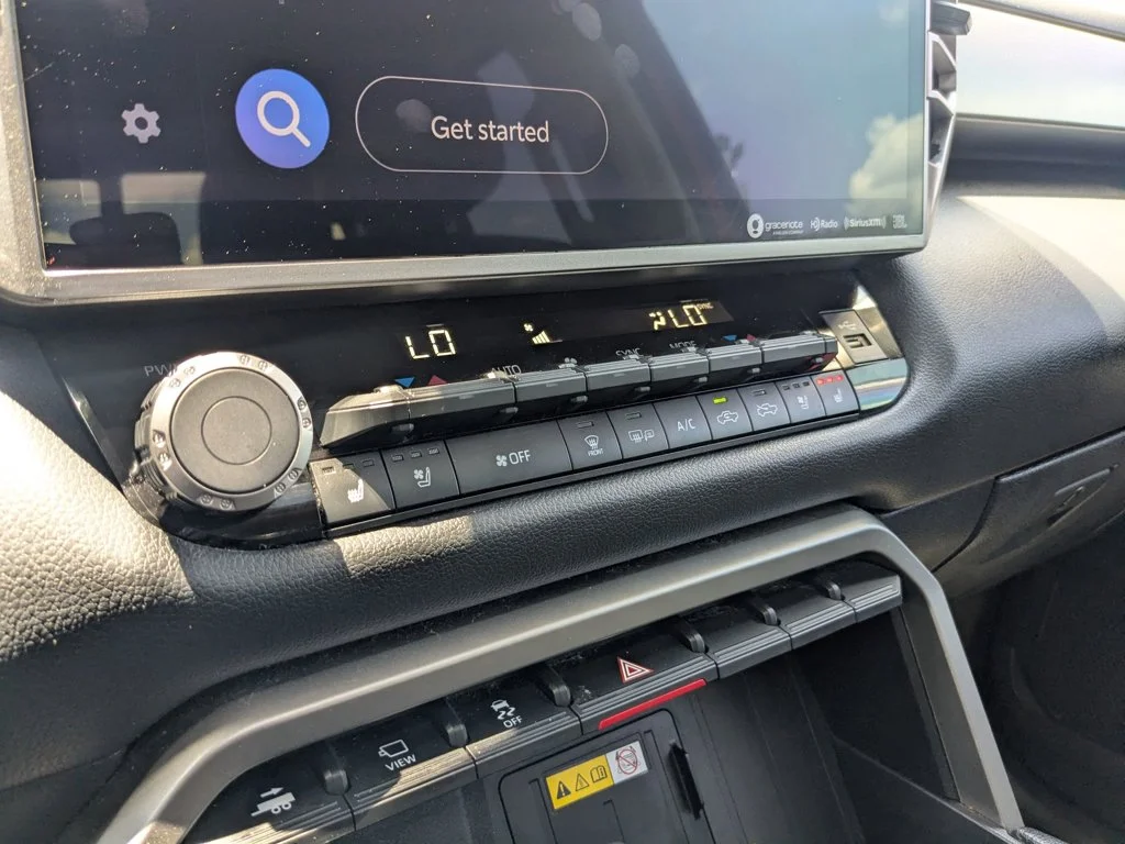 Used 2022  Toyota Limited image 18